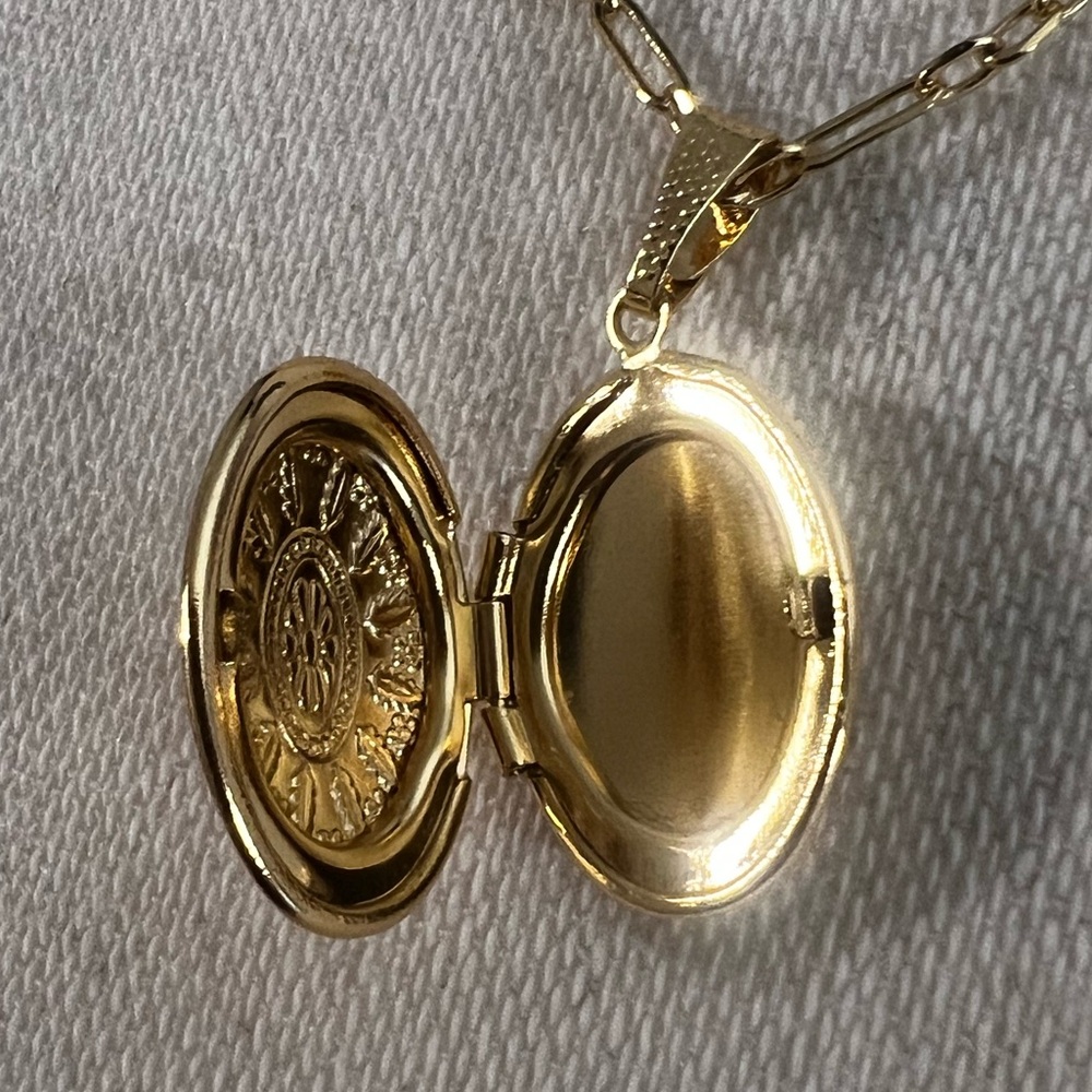 14k Gold Filled Oval Dome Ornate Locket Necklace